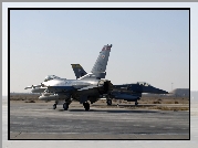 Lotnisko, F-16, Myśliwce